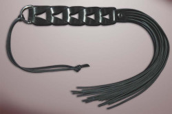 Чёрная плётка  Кожаное звено  - 50 см.