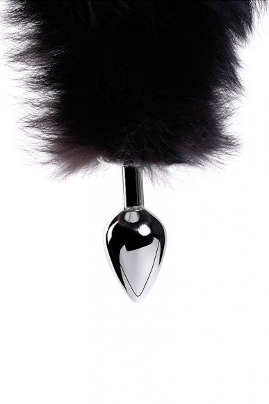 Большая серебристая металлическая анальная втулка с черным лисьим хвостом Большая серебристая металлическая анальная втулка с черным лисьим хвостом