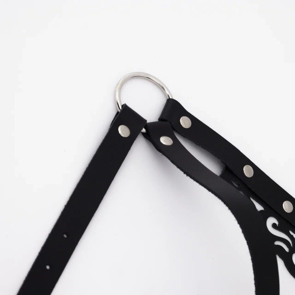 Черная резная портупея с клепками Черная резная портупея с клепками