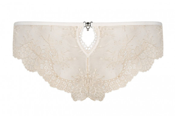 Кружевные трусики Bisquitta с вырезом и брошкой на попке Кружевные трусики Bisquitta с вырезом и брошкой на попке