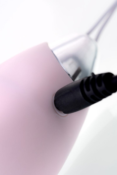 Нежно-розовый набор VITA: вибропуля и вибронасадка на палец 