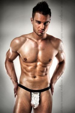 Эффектные серебристые трусики-стринги Эффектные серебристые трусики-стринги