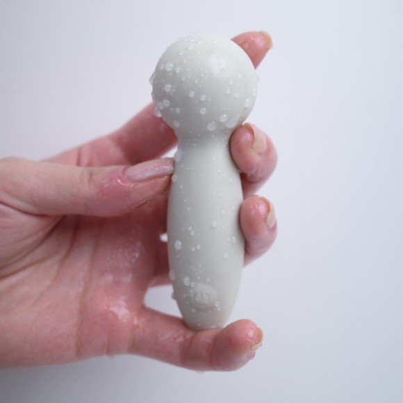 Серый мини-вибромассажёр Harmony