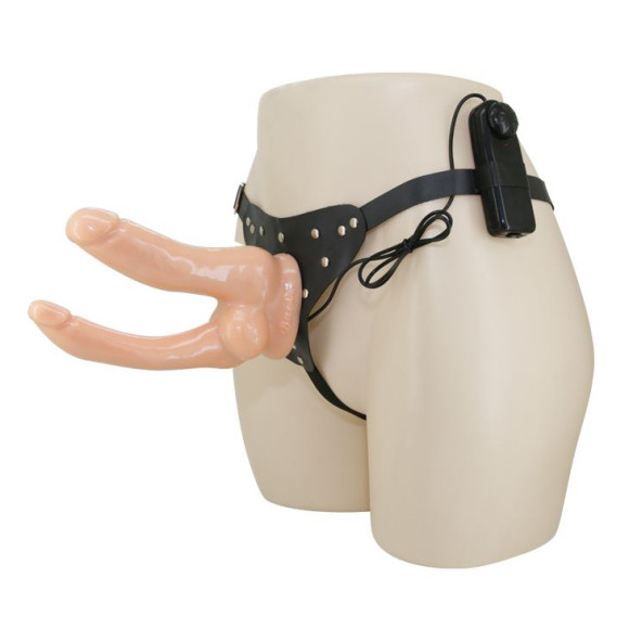 Страпон с двумя фаллосами и вибрацией Страпон с двумя фаллосами и вибрацией