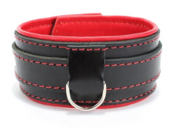 Черный ошейник с красным подкладом Черный ошейник с красным подкладом
