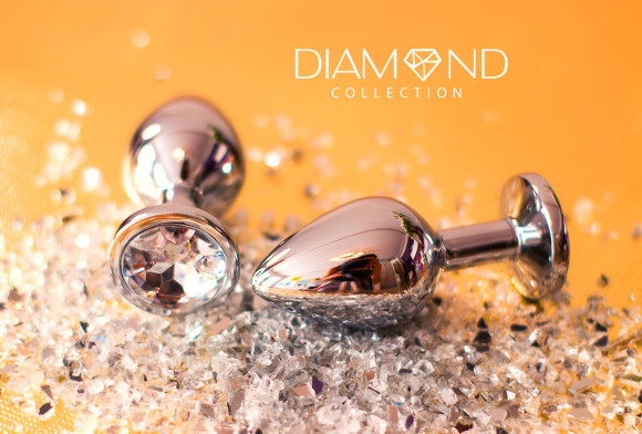 Малая серебристая анальная пробка Diamond Clear Sparkle Small с прозрачным кристаллом - 7 см.