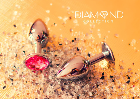 Большая серебристая анальная пробка Diamond Pink Sparkle Large с розовым кристаллом - 8 см.