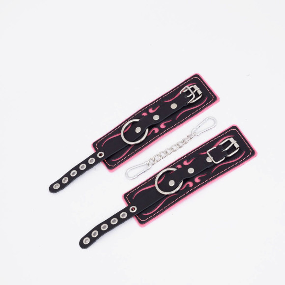 Черно-розовые кожаные наручники с розовой строчкой