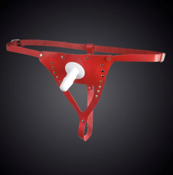 Красные трусики со штырьком Красные трусики со штырьком