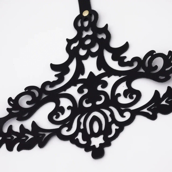 Черная резная портупея с золотистой фурнитурой Черная резная портупея с золотистой фурнитурой