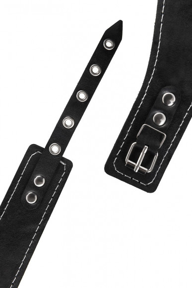 Черный ошейник с кисточками Черный ошейник с кисточками