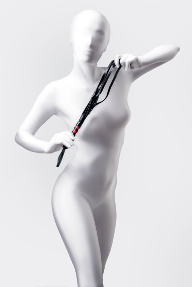 Черно-красный флоггер Anonymo - 45 см. Черно-красный флоггер Anonymo - 45 см.