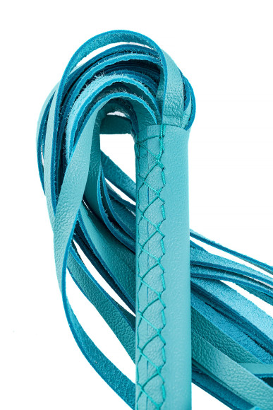 Голубая кожаная плеть - 50 см. Голубая кожаная плеть - 50 см.